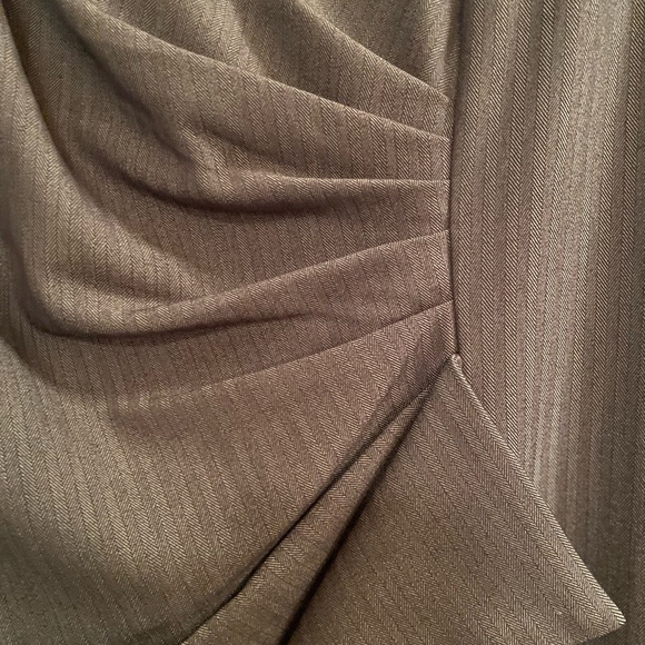 Beautiful Monroe & Main dress. Great office attire with a little flair - Picture 3 of 4